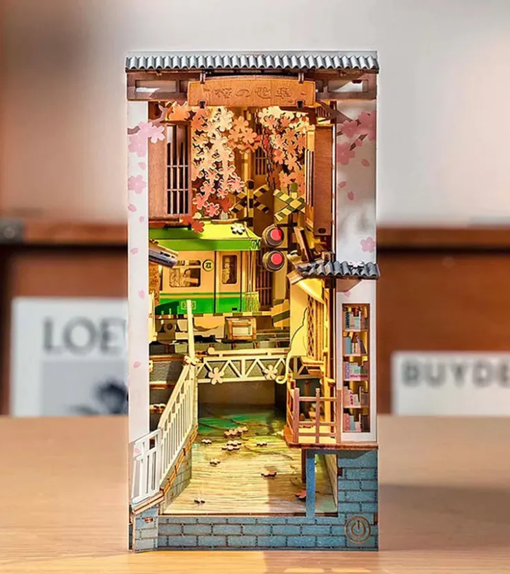 Robotime Kit DIY maison miniature en serre-livre - Sakura Densya