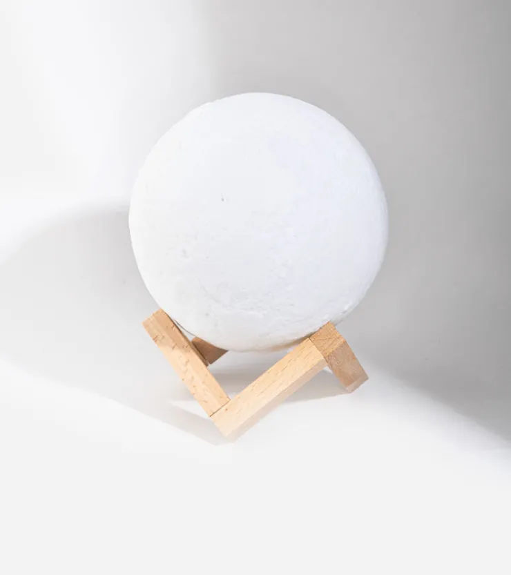 L'avant gardiste Lampe lune lumineuse