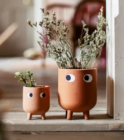 SASS AND BELL Petit cache-pot à fleur en terre cuite